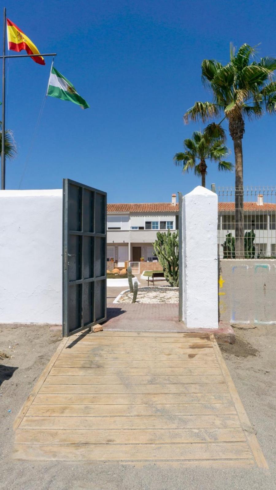 Acogedora Casa Junto Al Mar ,Cerca Del Centro Urbano Apartment Malaga Luaran gambar